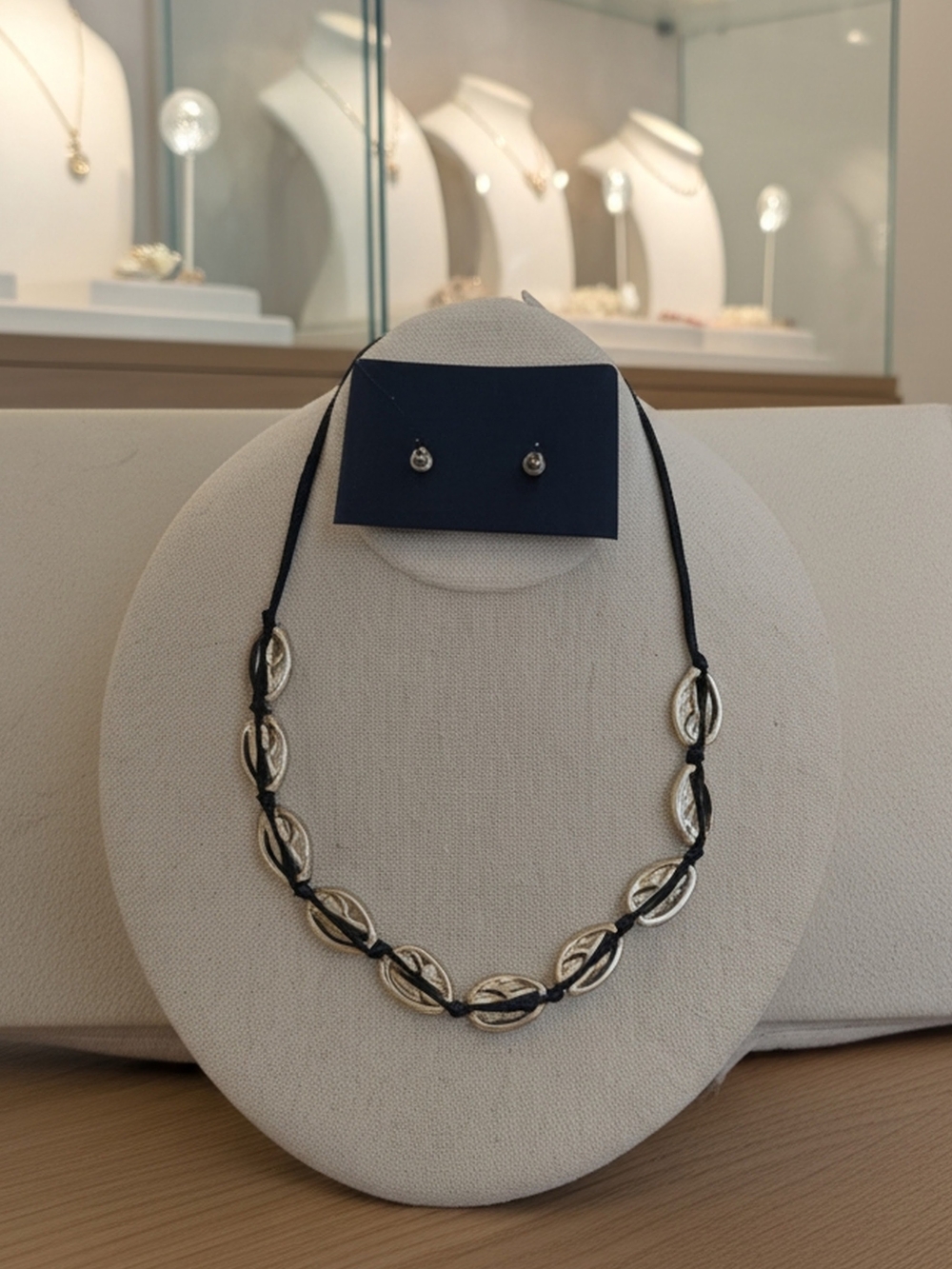 Black & Gold Cowrie Necklace Set